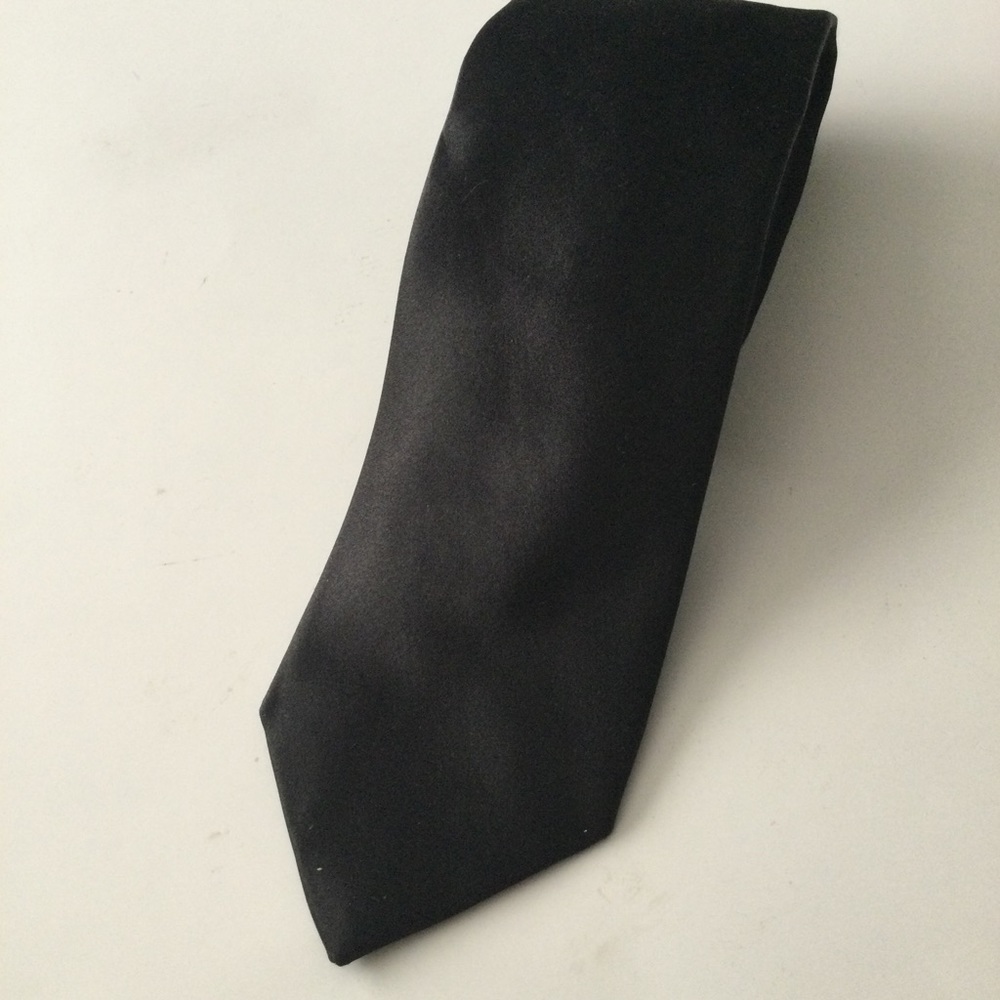 DAVID DONAHUE MENS SILK SATIN TIE NECKTIE BLACK NWOT